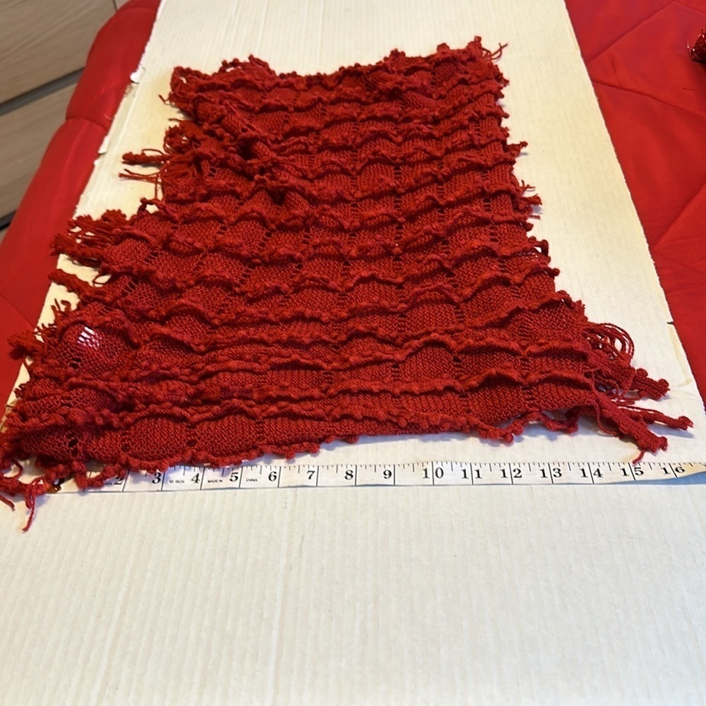 Cranberry Infiniti scarf. NEW - Picture 4 of 4